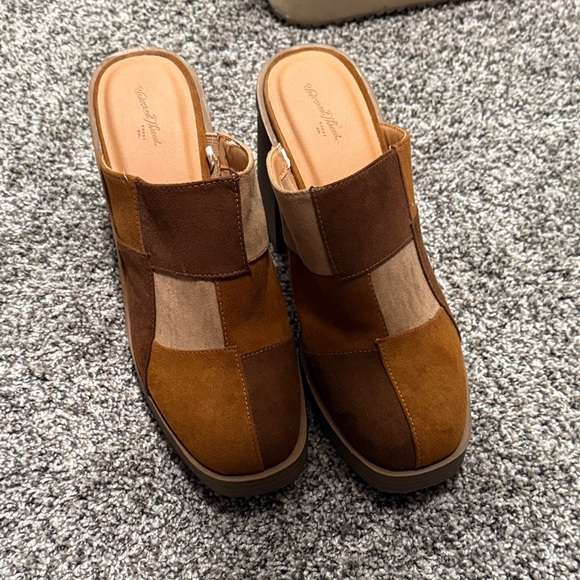 Universal Thread Brown Patchwork Mules - Picture 5 of 5